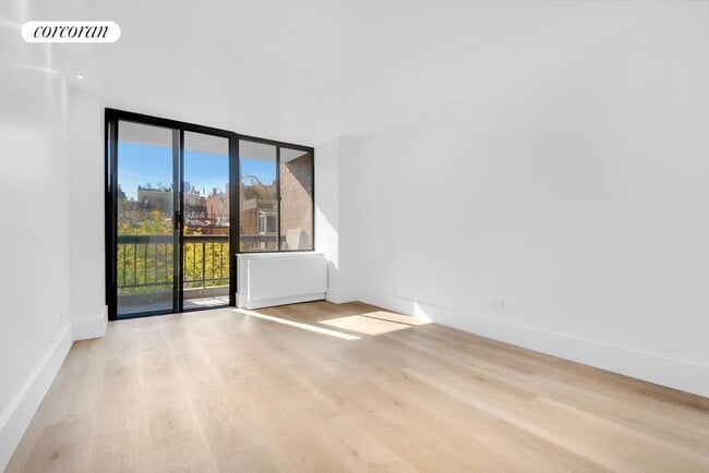 Building Photo - 130 W 79th St