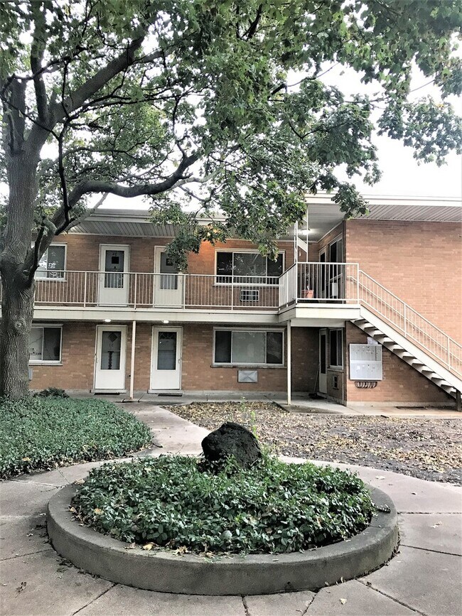 Building Photo - 4215 W 95th St