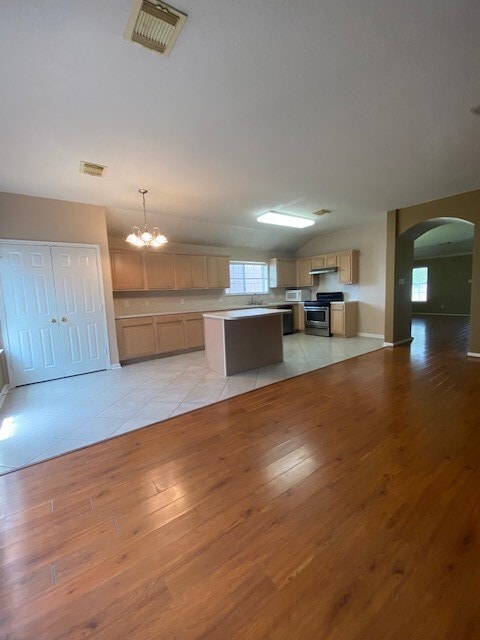 Building Photo - 5406 Meadow Canyon Dr