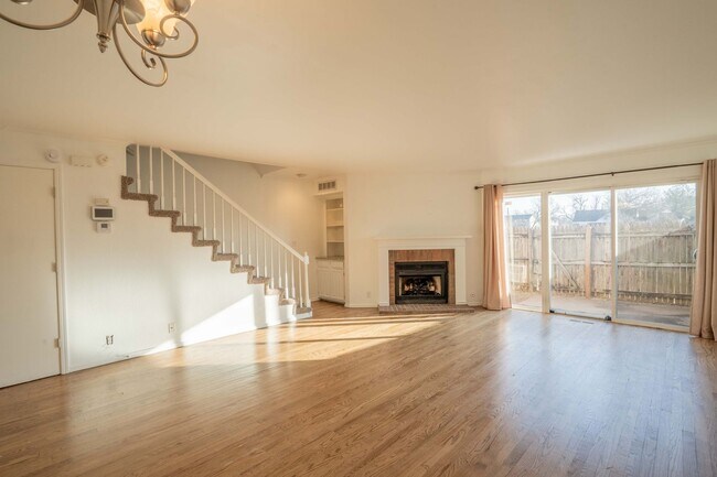 Foto del edificio - Prime Location! 2 bed/ 2.5 bath! Schedule ...