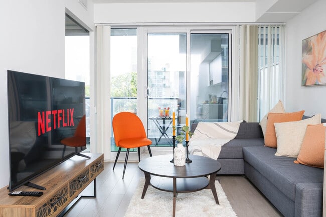 Building Photo - 251 Jarvis St