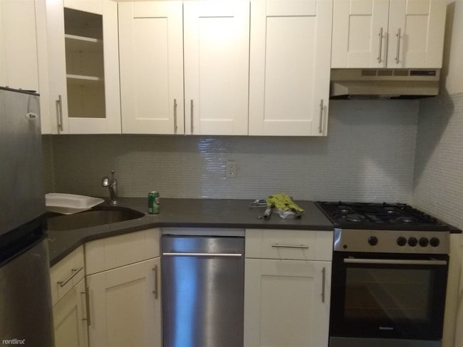 Building Photo - 1 br, 1 bath  - 100 S 8th St