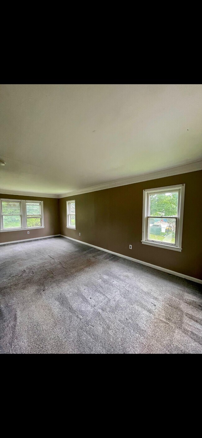 Building Photo - 1533 NY-208
