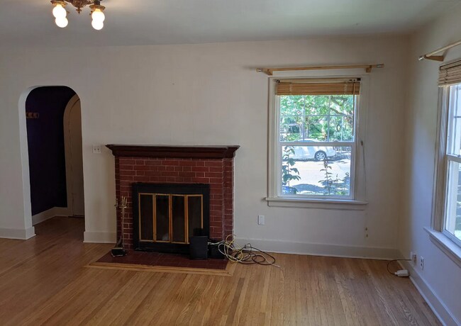 Foto del edificio - 6128 S Corbett Ave