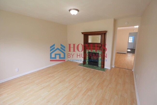 Building Photo - Three Bedroom House | Two Bathrooms | Detached Garage