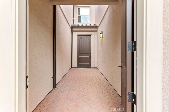 Building Photo - 251 Mayfair