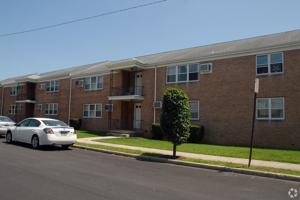 Foto del edificio - Hartwell Apartments