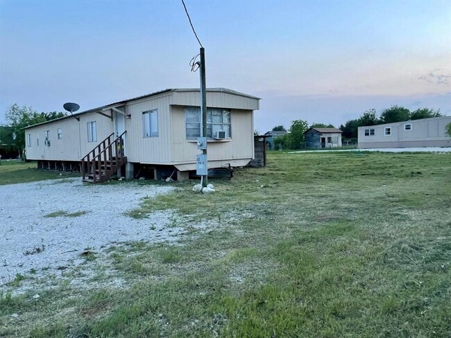 Building Photo - 40 County Rd 3557