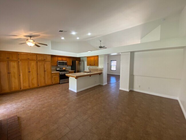 Building Photo - 5828 Ave L11