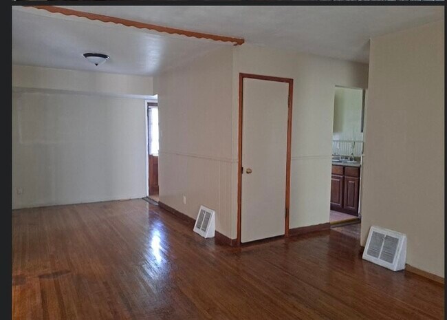 Building Photo - 315 Banff Cir