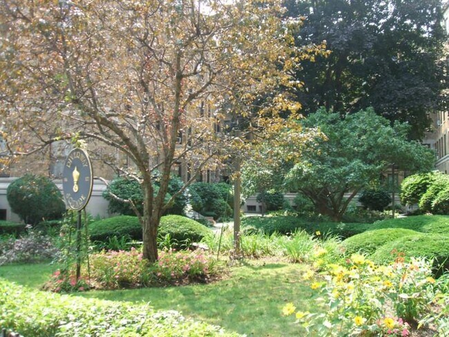 Foto del edificio - 118 Riverway