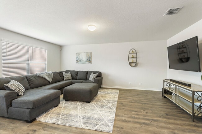 Building Photo - 4773 Chalk