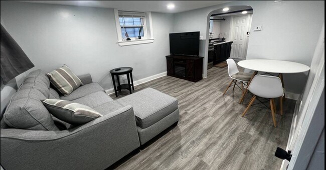 Foto del edificio - 2424 W Charleston St