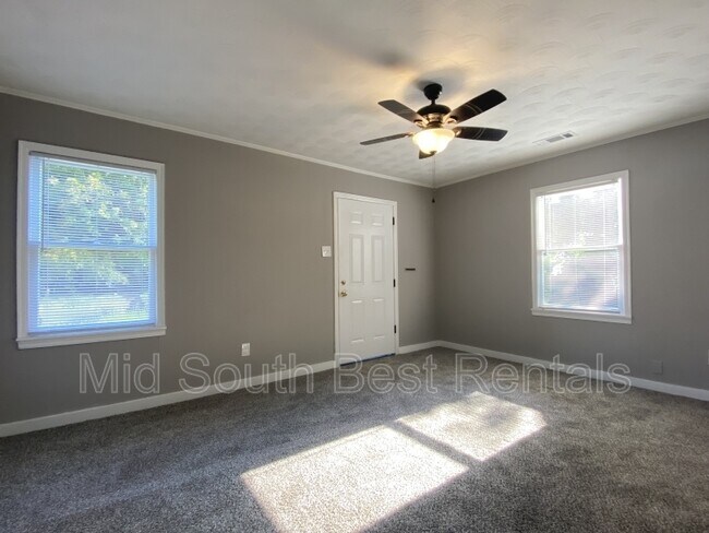 Foto del edificio - 199 Kirk Ave