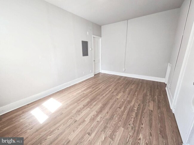 Building Photo - 5717 N Park Ave