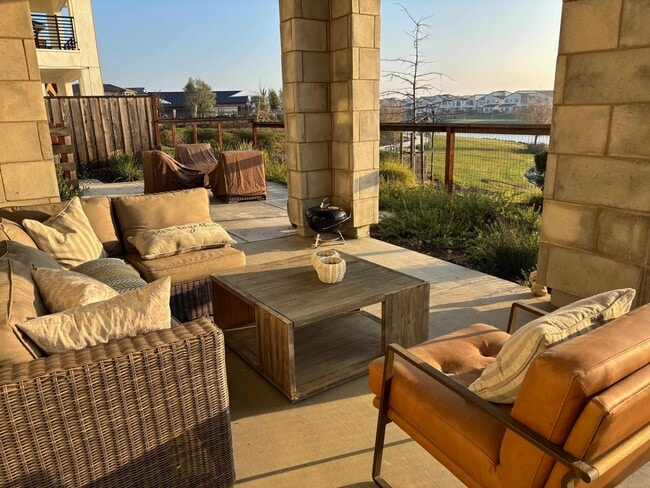 Foto del edificio - 2282 Solace Vis