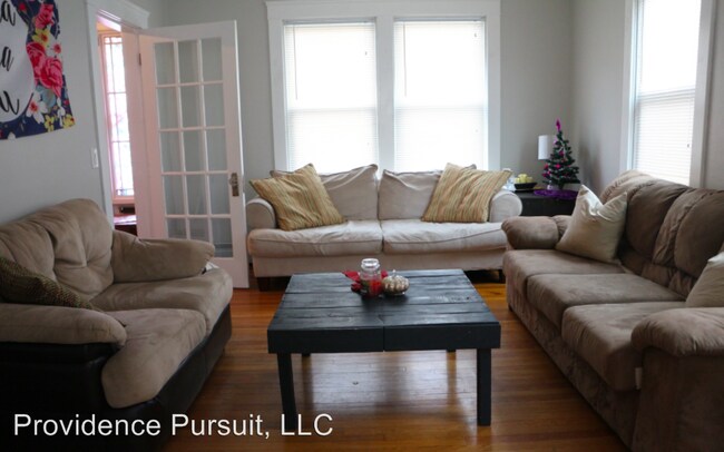 Foto del edificio - 6 br, 2 bath House - 54 Wabun Ave.