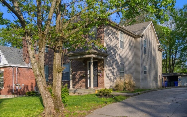 Building Photo - 238 Rose St