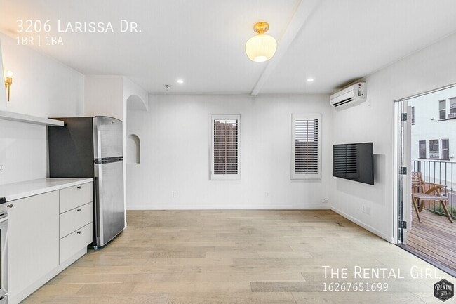 Foto del edificio - 3206 Larissa Dr