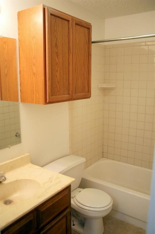 Building Photo - 4905 El Campo Ave