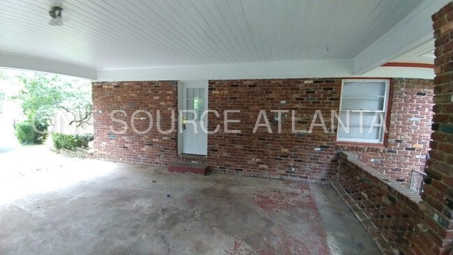 Building Photo - 2090 Honeysuckle Ln SW