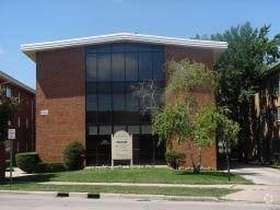 Primary Photo - 8250 Niles Center Rd