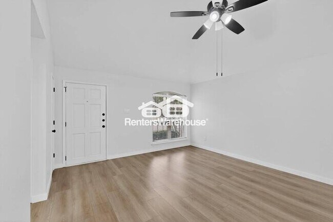 Foto del edificio - Charming and spacious renovated home ready for move-in!