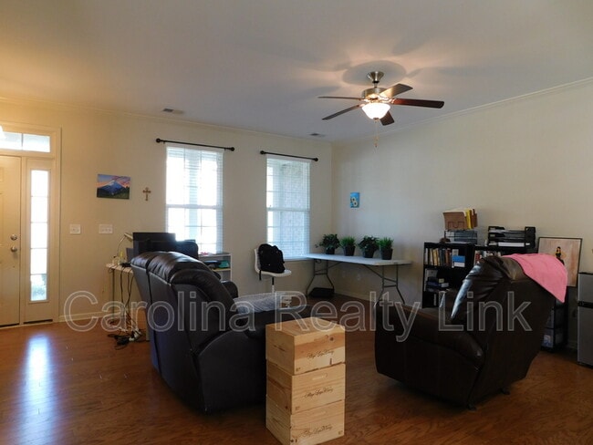 Foto del edificio - 1244 Assembly St