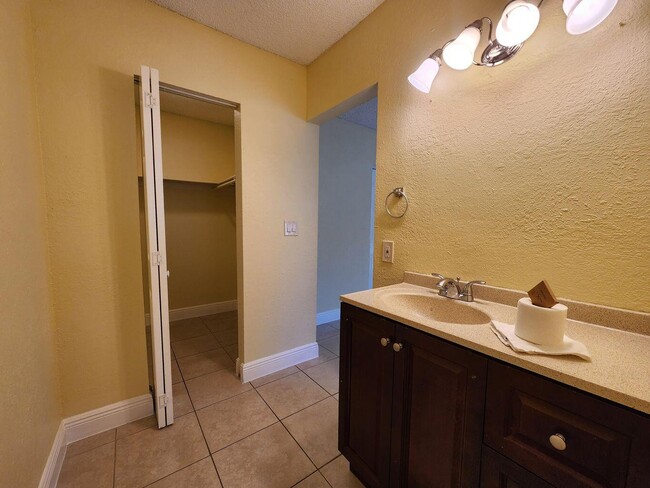 Foto del edificio - 4471 SW 54th Ct