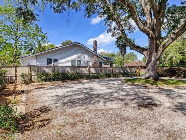 Building Photo - 3612 Walsh St