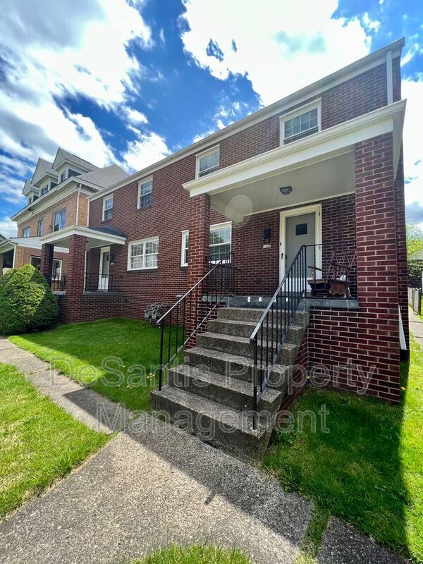 Building Photo - 1626 Ridge Ave