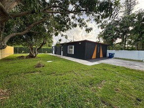 Building Photo - 14240 S Biscayne River Dr
