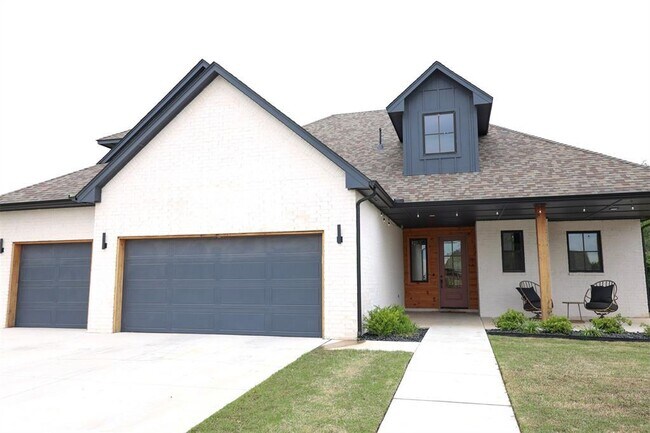 Building Photo - 2117 Aminas Wy