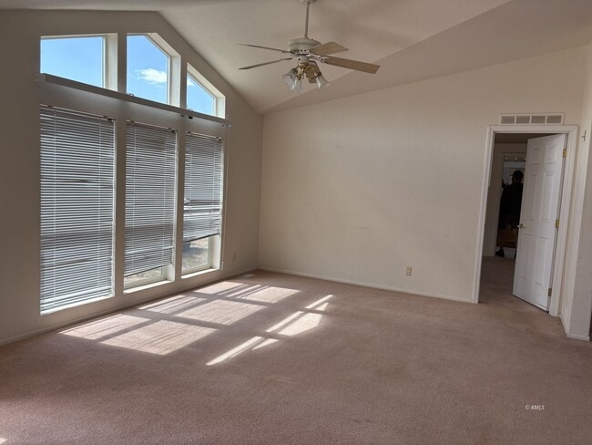 Building Photo - 1374 S Ford Dr