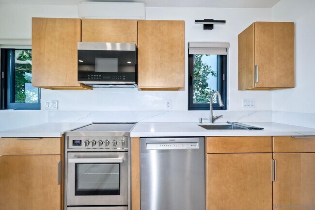 Foto del edificio - 747 Armada Terrace