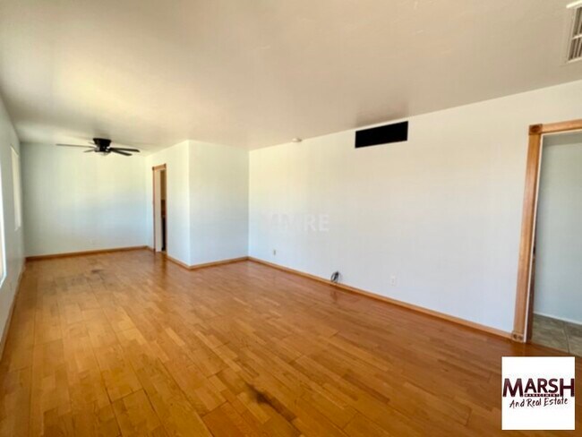 Building Photo - Great home with 3 bedrooms in Mesa!