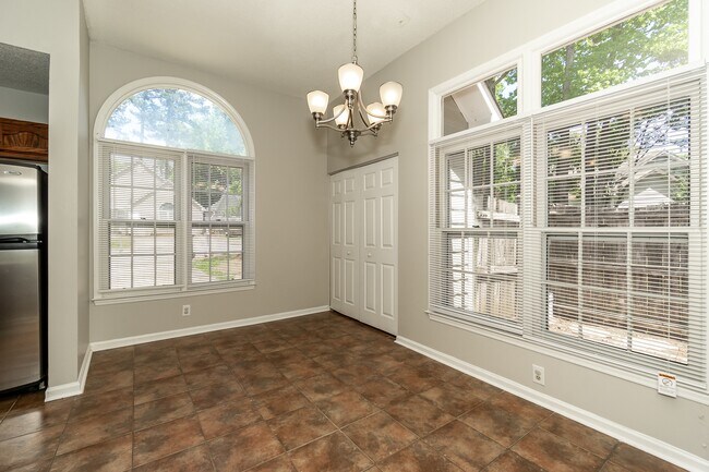 Building Photo - 112 Buena Vista Dr