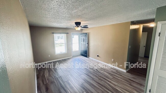 Building Photo - 1090 Henry Balch Dr