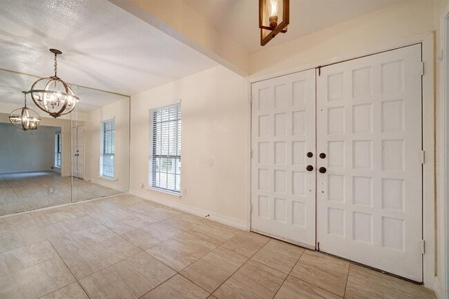 Building Photo - 10509 Doering Ln