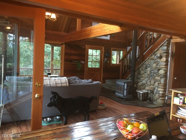 Foto del edificio - 4 br, 2 bath House - 420 scenic way