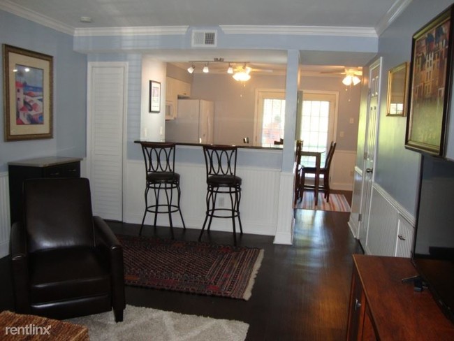Foto del edificio - 2 br, 1.5 bath Condo - 6440 MADISON ST