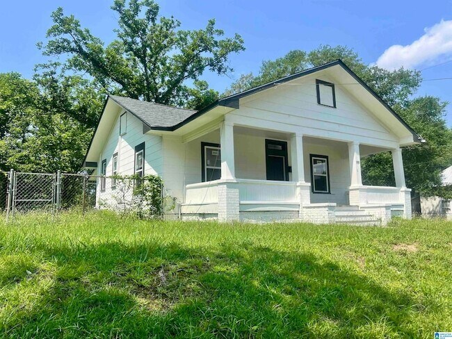 Building Photo - 300 66th St S