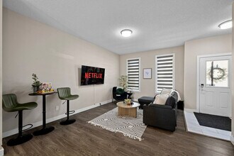 Building Photo - 10752-10792 92 St NW