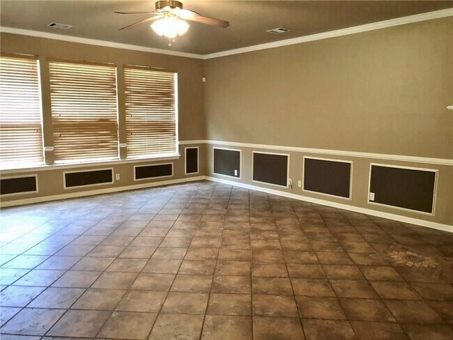 Building Photo - 7021 Albacete Ln