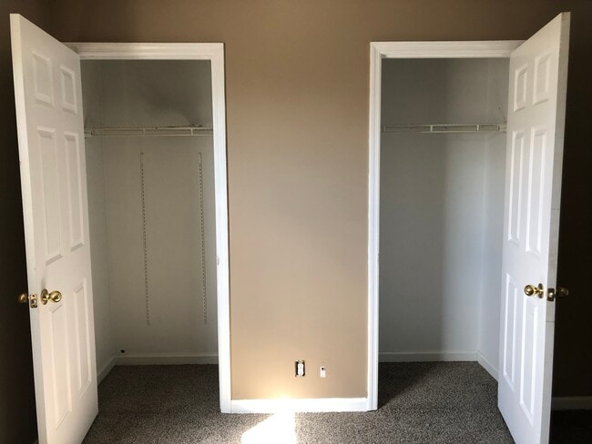 Bedroom 3 Double door, with walk thru closet - 346 N Birchwood Dr