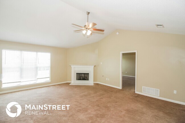 Building Photo - 1647 Sarah Ann Dr W