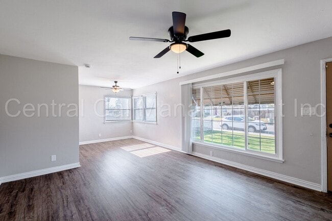 Building Photo - 3 Bedroom/1 Bath Home - $1850 per month!
