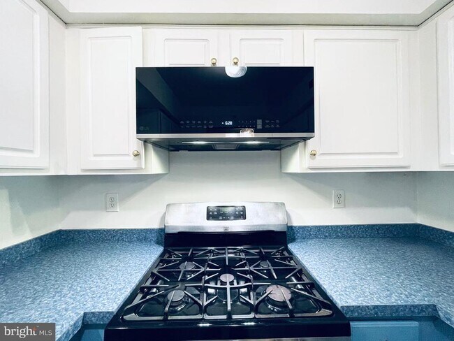 Foto del edificio - 3005 Creekside Ct