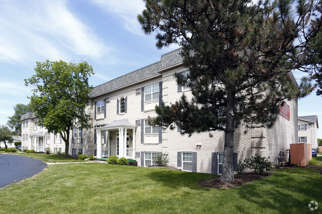 Falcon Landing Apartments - Graduate Students