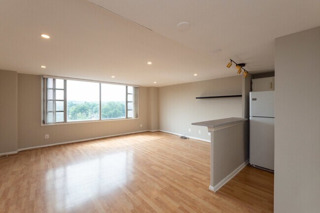 Foto del edificio - 4600 Duke St